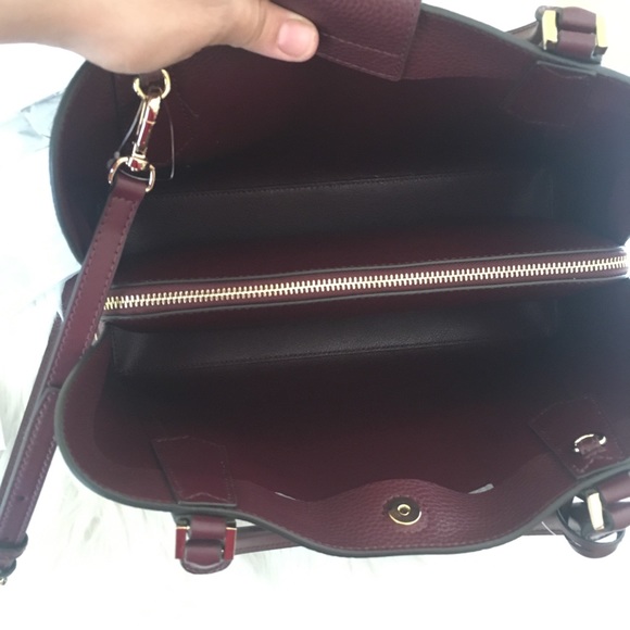 New Michael Kors Large Kimberly Satchel - Picture 7 of 8